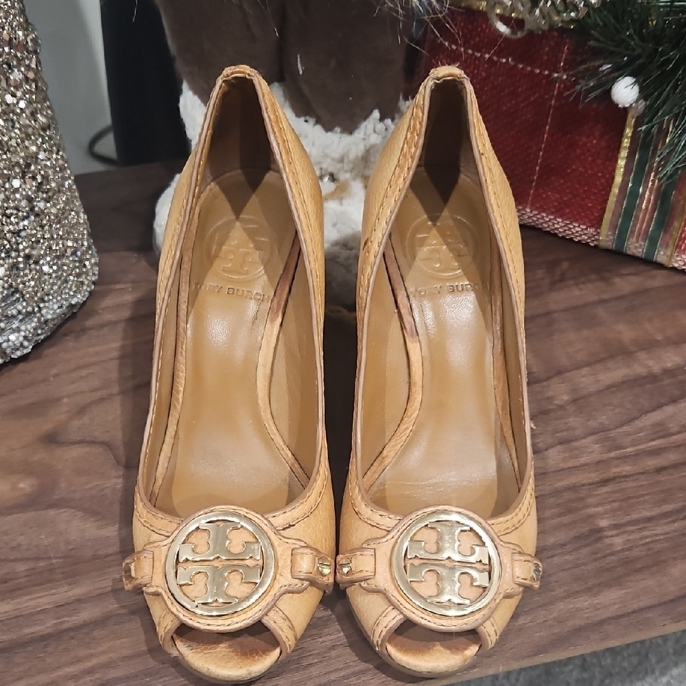 Tory Burch Tan Peep-Toe Heels - Picture 4 of 10